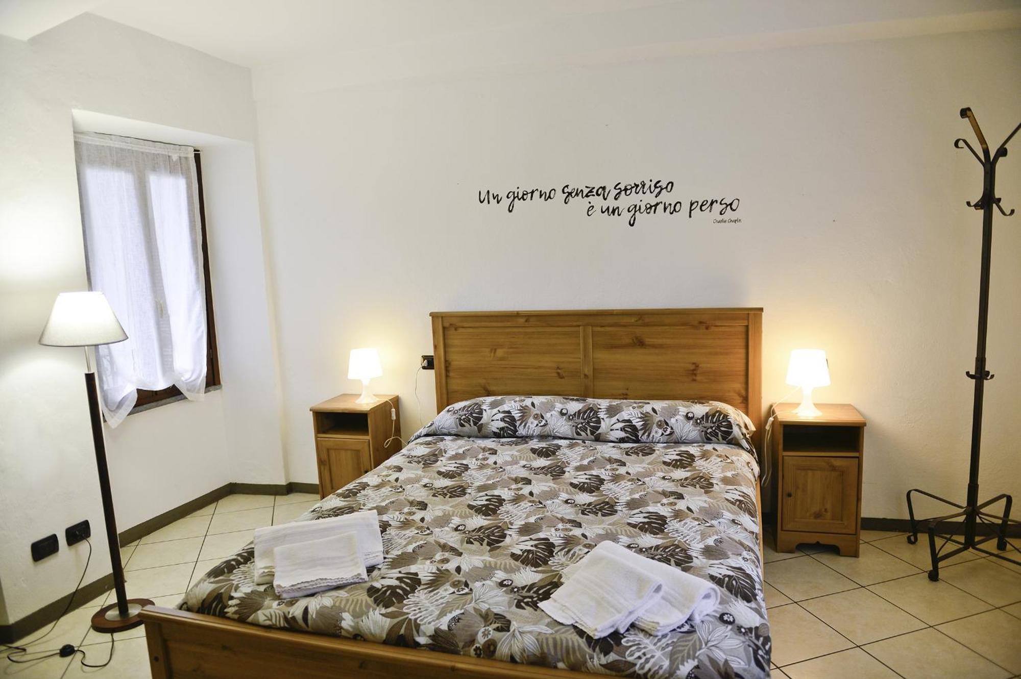 A Casa Di Sole Brovello Apartment Luaran gambar
